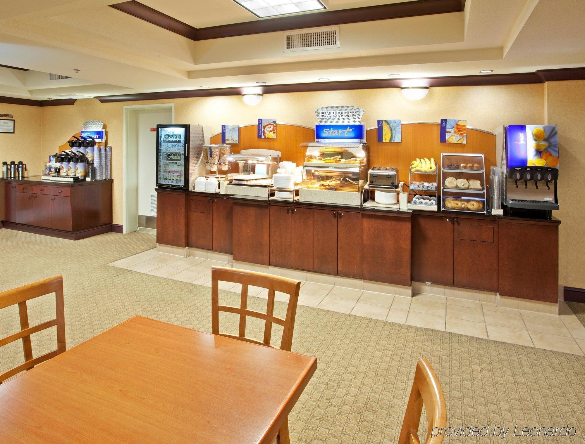 Holiday Inn Express Fresno River Park Highway 41 By Ihg Restaurante foto